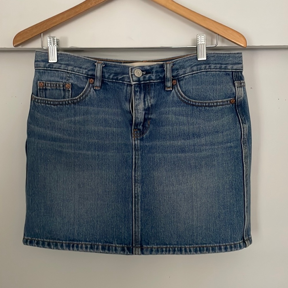 Gap size 6 denim mini skirt